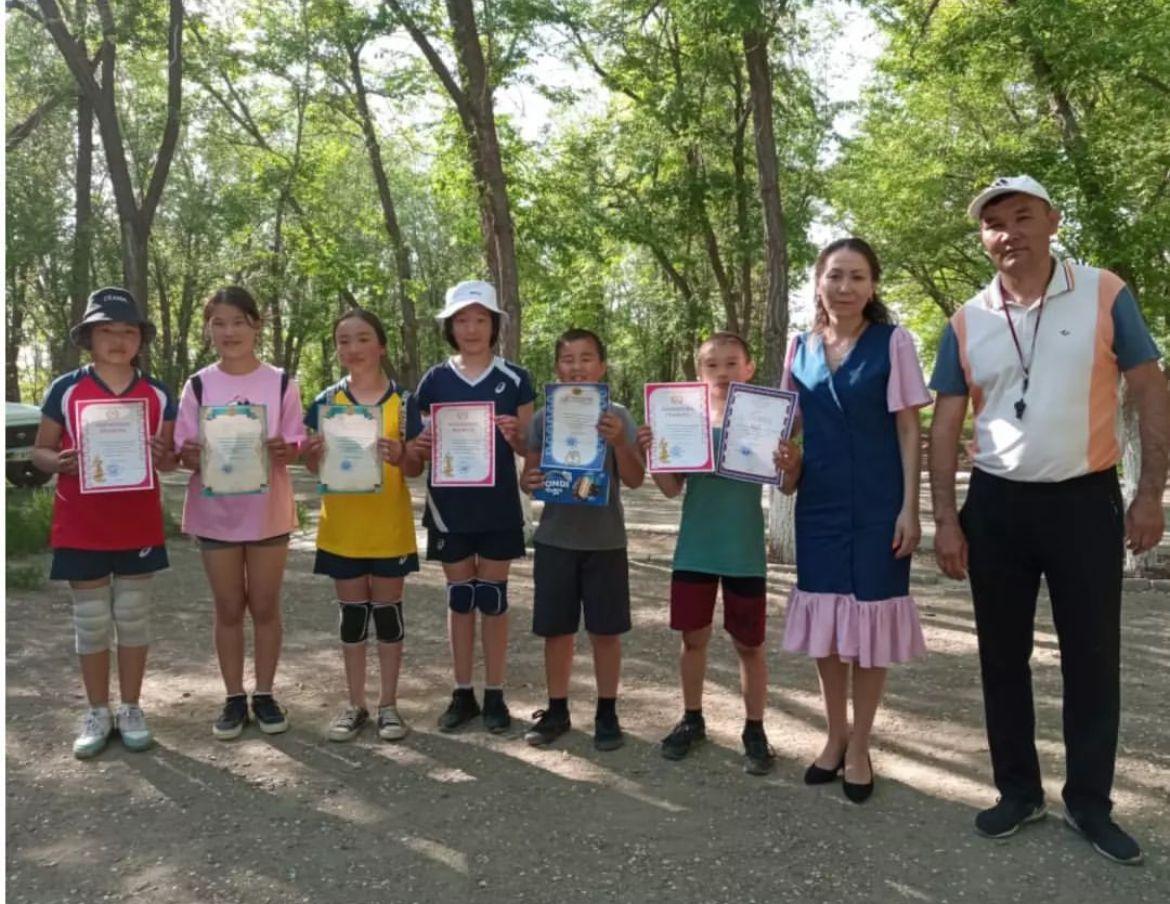 "Спорт - денсаулық кепілі" ұранымен 5-6 сынып оқушылары арасында мектепішілік волейбол жарысы өткізілді.